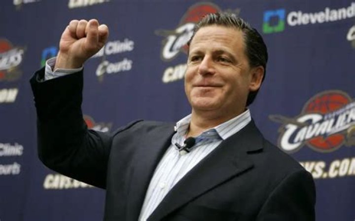 Dan Gilbert Net Worth, Age, Height, Bio, Birthday, Wiki!