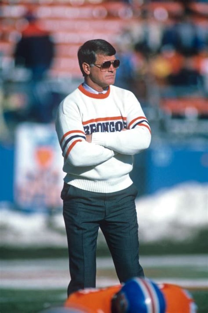 Dan Reeves - Net Worth, Age, Height, Birthday, Bio, Wiki!