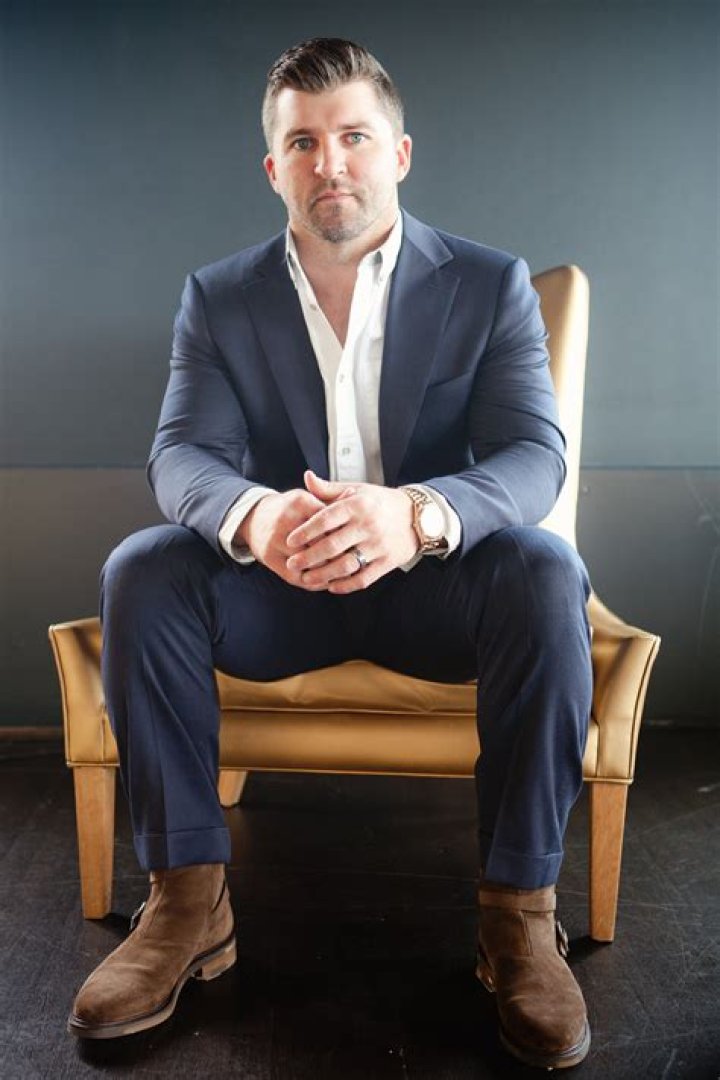 Dan Uggla Net Worth, Age, Height, Bio, Birthday, Wiki!