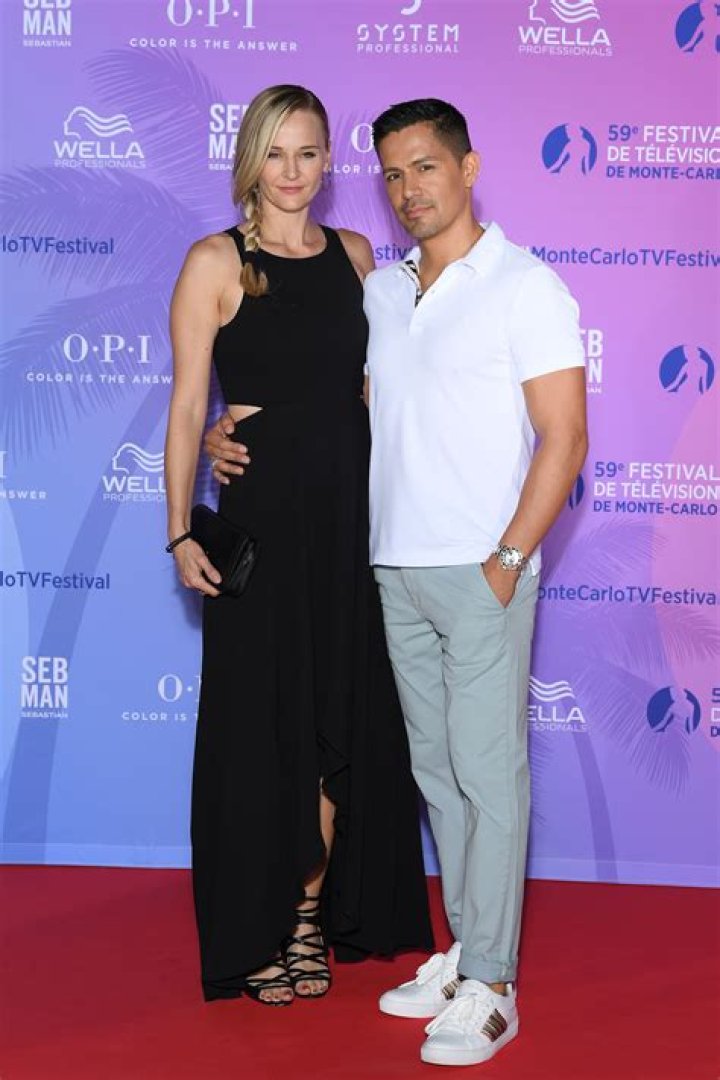 Daniella Deutscher Bio, Wiki, Age, Height, Husband, Jay Hernandez, Hang Time, Movies, and Net Worth.