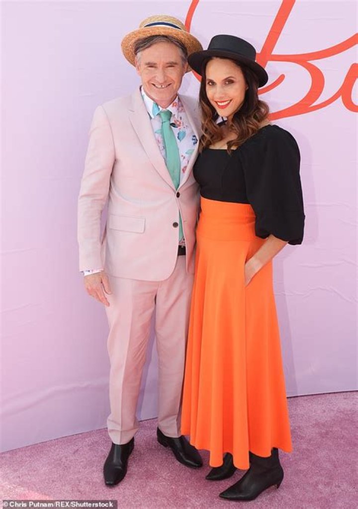 Dave Hughes Wife, Net Worth And Family, Age, Wiki, Biography, Vegan