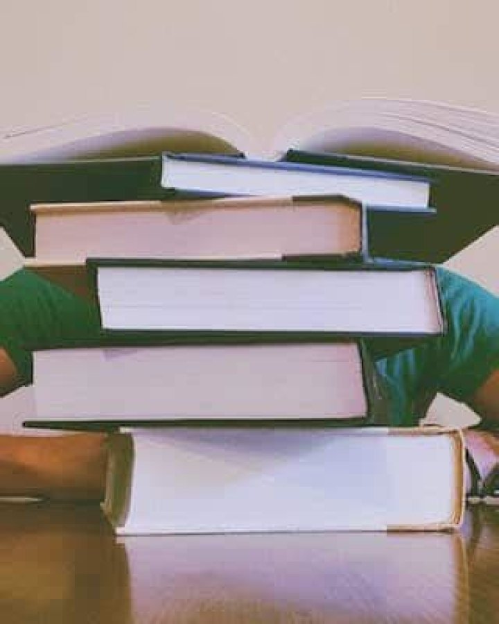 "Dear Carol, I'm totally drowning in all my schoolwork"