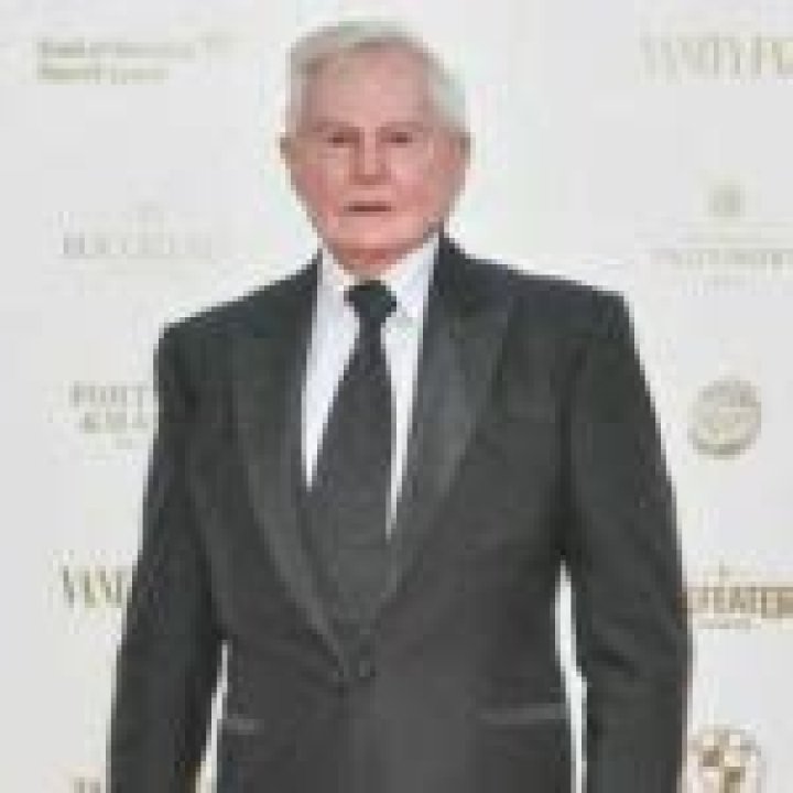 Derek Jacobi- Wiki, Biography, Age, Height, Net Worth, Relationship