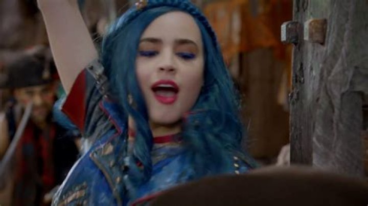 Descendants 2 Sword Fight In "It's Going Down" Sneak Peek