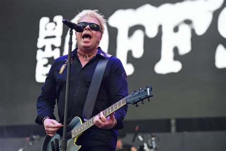 Dexter Holland Net Worth, Age, Height, Bio, Birthday, Wiki!