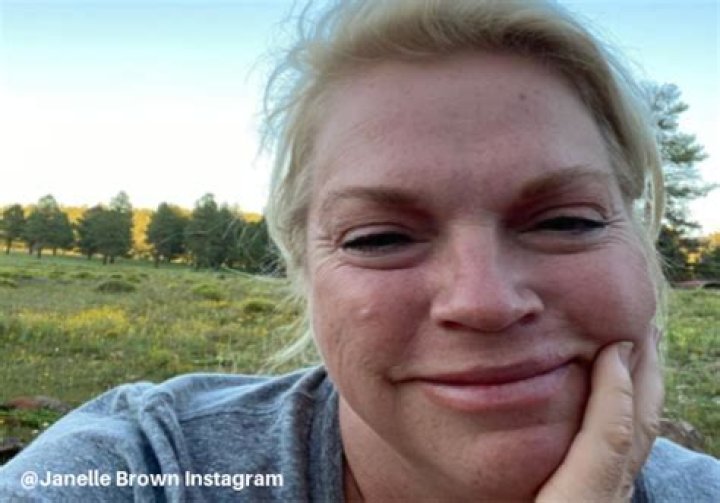 Did Sister Wives Janelle Brown Demand Coyote Pass Property Be Signed Over To Her?