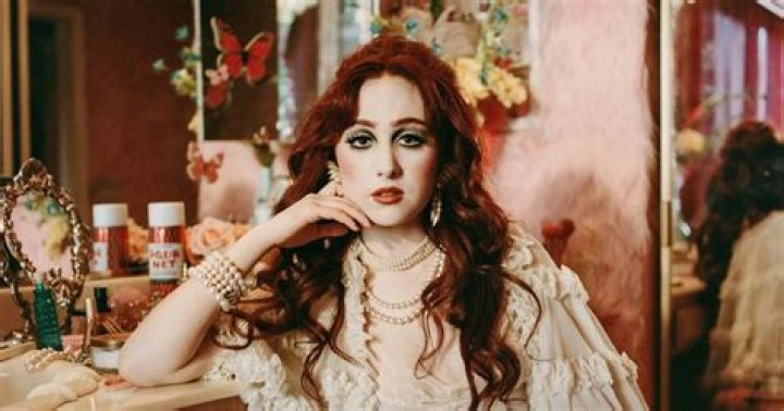 DISCOVER: Chappell Roan and her single 'Good Hurt'