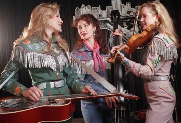 Dixie Chicks Founder Laura Lynch Dies at 64 in Car Crash, Receives Numerous Tributes