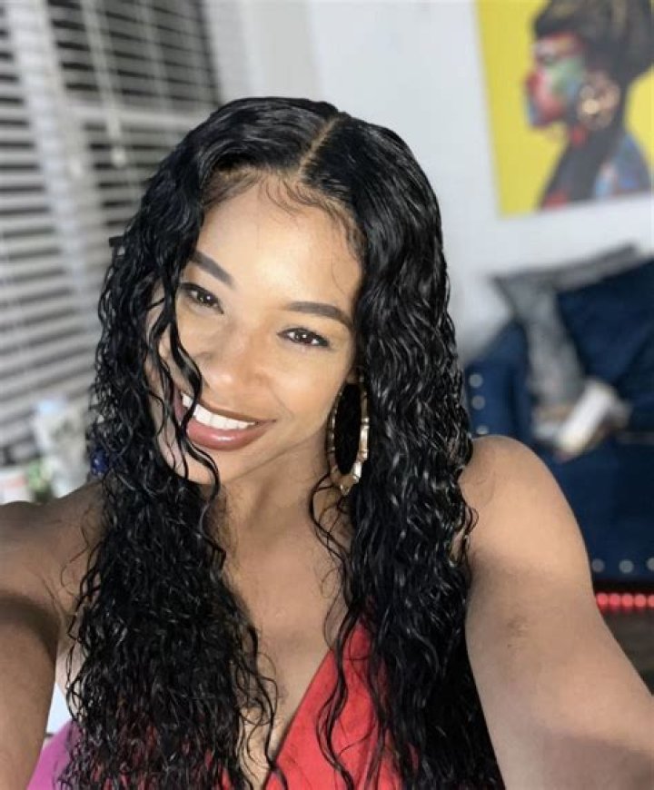DJ Zinhle- Net Worth, Bio, Age, Boyfriend, Ethnicity, Height, Career