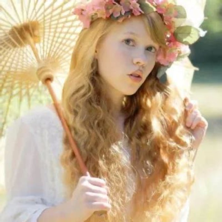 Dolly Little- Wiki, Bio, Age, Height, Net Worth, Boyfriend