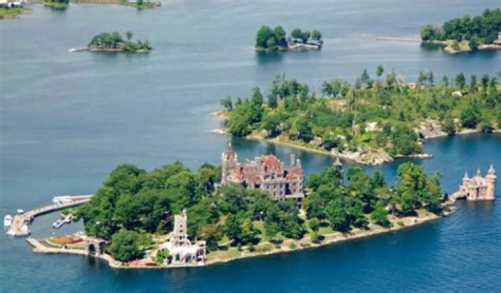 Dorian Electra brings 'Flamboyant' to Thousand Island