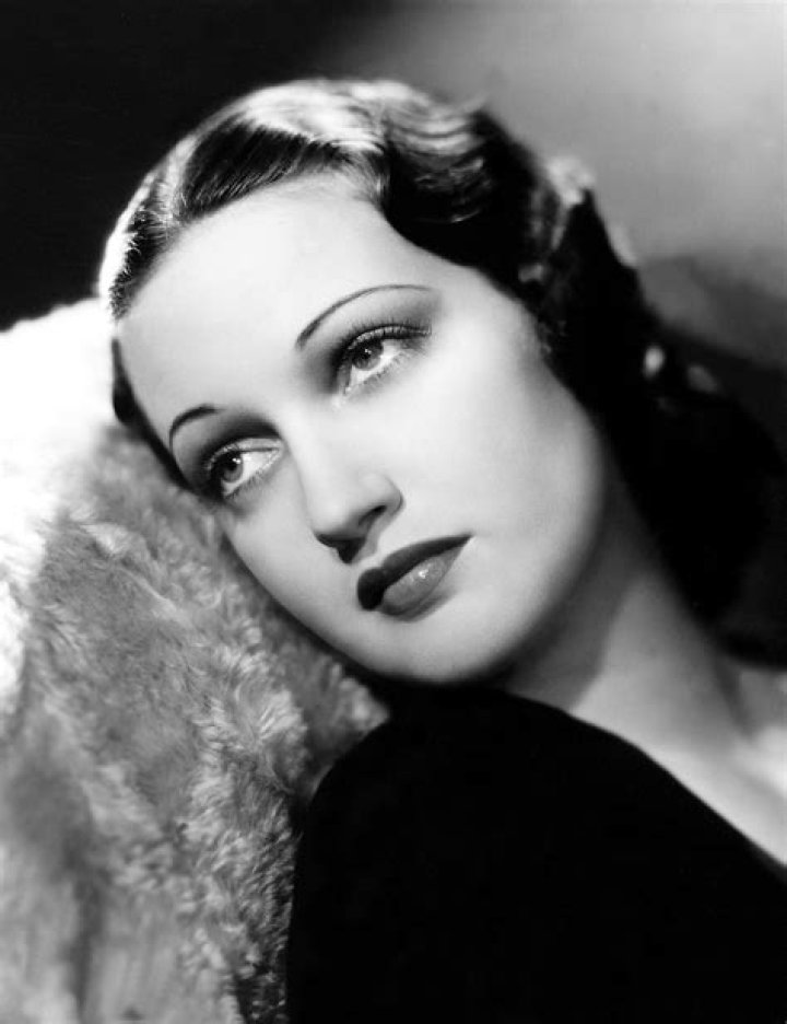 Dorothy Lamour Net Worth, Age, Height, Bio, Birthday, Wiki!