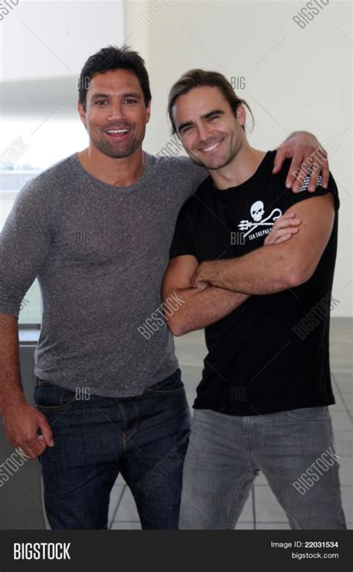 Dustin Clare Net Worth 2024, Age, Height, Bio, Birthday, Wiki!