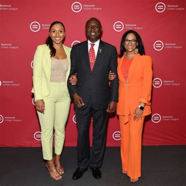 Dwayne Crump Net Worth, Age, Height, Bio, Birthday, Wiki!