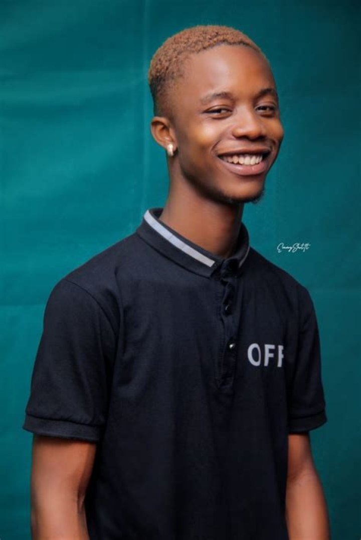 Eazi Wizzy Biography: Age, Net Worth, Pictures, Wikipedia, Songs, Girlfriend