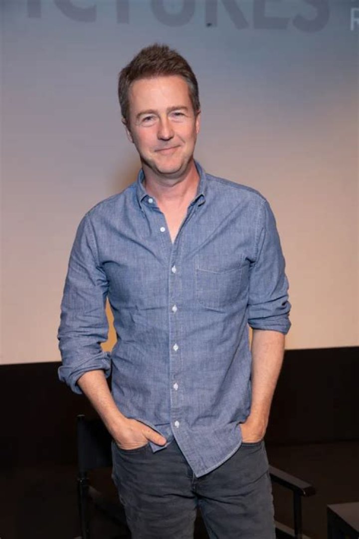 Edward Norton Biography: Age, Net Worth, Wife, Height, Parents, Children, Movies, Instagram, Siblings, Wiki