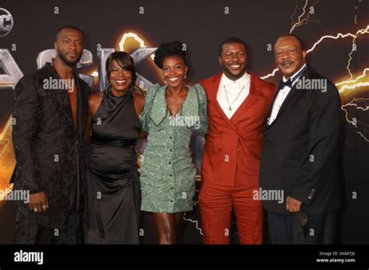 Edwin Hodge Net Worth, Age, Height, Bio, Birthday, Wiki!