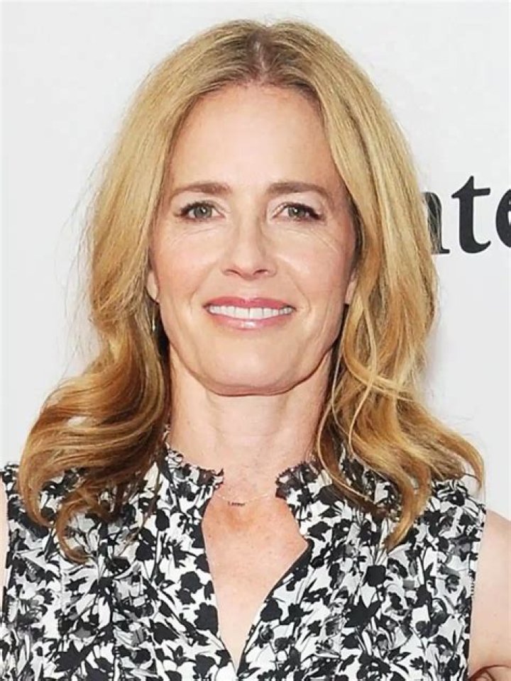 Elisabeth Shue- Bio, Wiki, Age, Height, Weight, Net Worth, Relationship