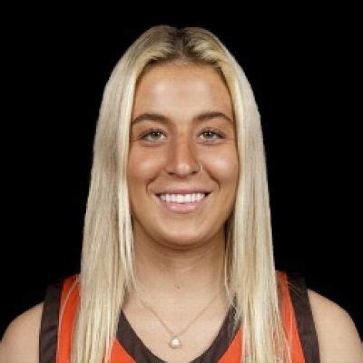 Elissa Brett Parent: How Old Is She? Wiki & Career