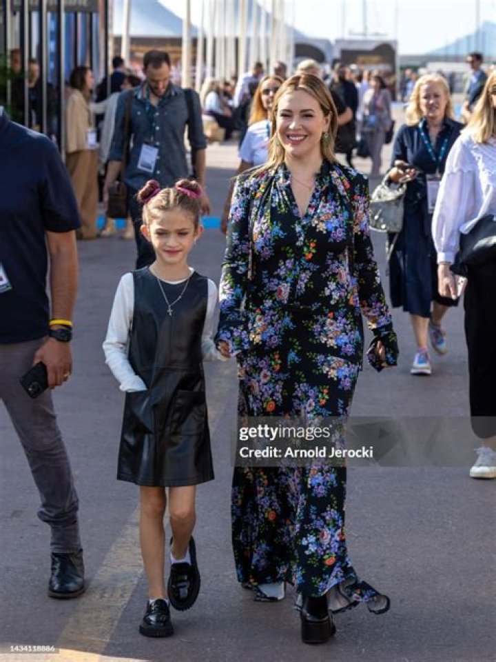 Elizabella Dylan Bugliari | Sibilings And Parents