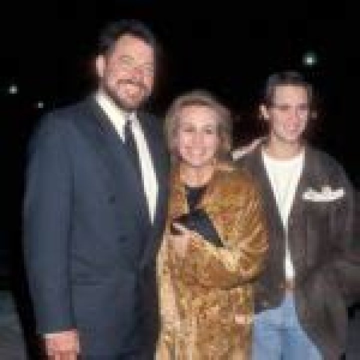 Elizabeth Francis Frakes- All About Jonathan Frakes’ Daughter