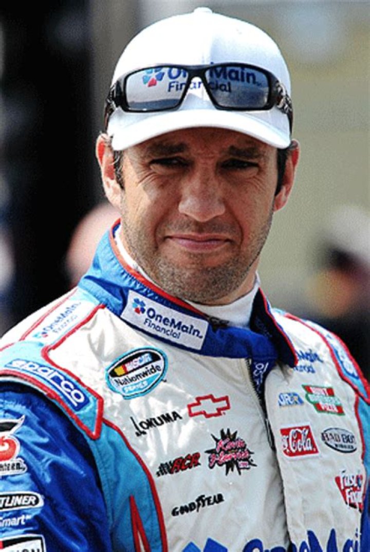Elliott Sadler Net Worth 2024, Age, Height, Bio, Birthday, Wiki!
