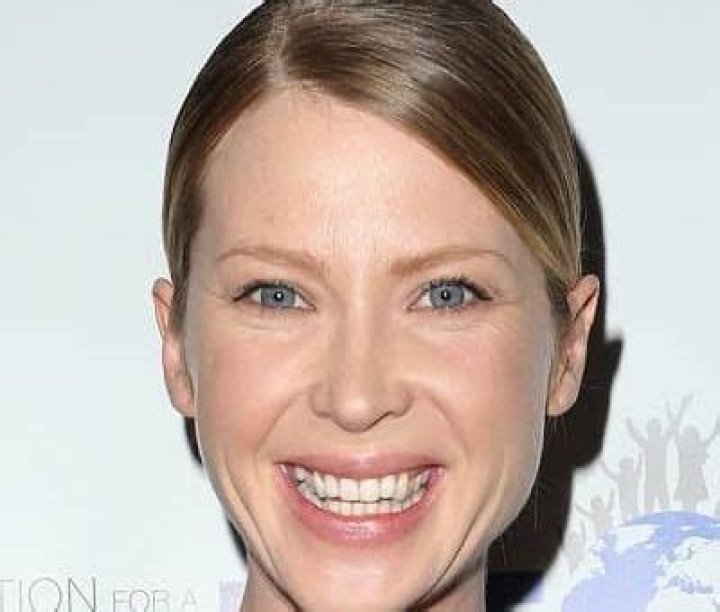 Emma Booth- Wiki, Age, Height, Net Worth, Husband, Marriage