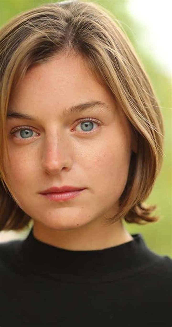 Emma Corrin Height: Age, Bio, Net Worth, Career & More