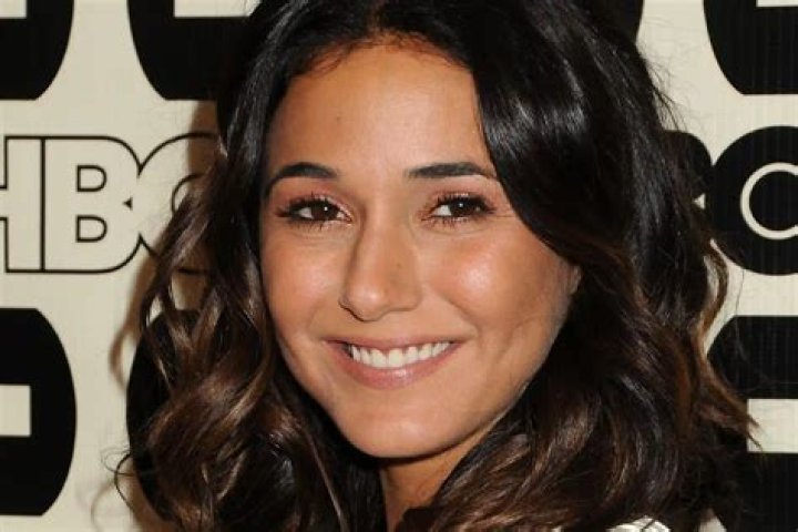 Emmanuelle Chriqui Biography: Net Worth, Age, House, Fiancé, Height, Boyfriend, Instagram, Wikipedia, Husband, Movies, TV Shows