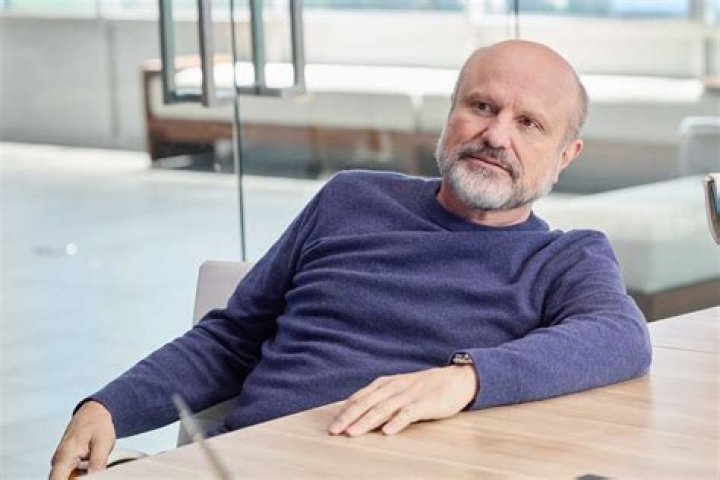 Enrico Colantoni - Net Worth, Age, Height, Birthday, Bio, Wiki!