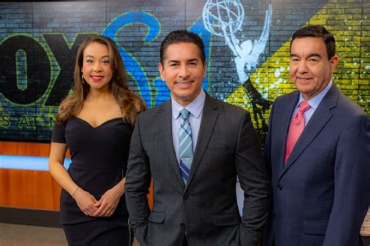 Esteban Solis Bio, Wiki, Age, Family, Wife, KABB Fox 29, Salary, Net Worth and Height