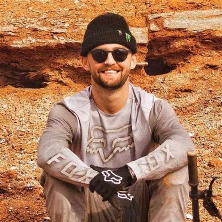 Ethan Nell - Net Worth, Age, Height, Birthday, Bio, Wiki!