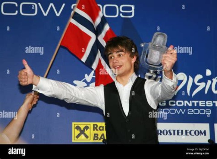 Eurovision 2009 winner Alexander Rybak returns to Eurovision to represent Norway once again