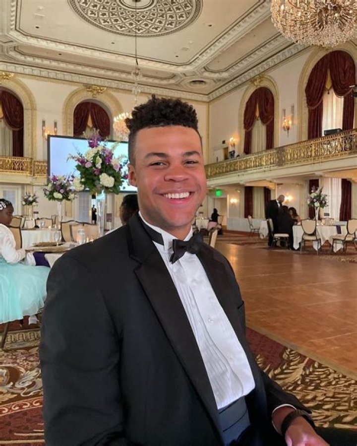 Evan Frazier Jr.