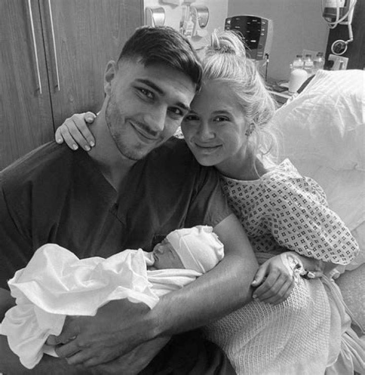 Evelyn Yang Molly Mae Hague- Age, Net Worth, Height, Husband, Career, Ethnicity