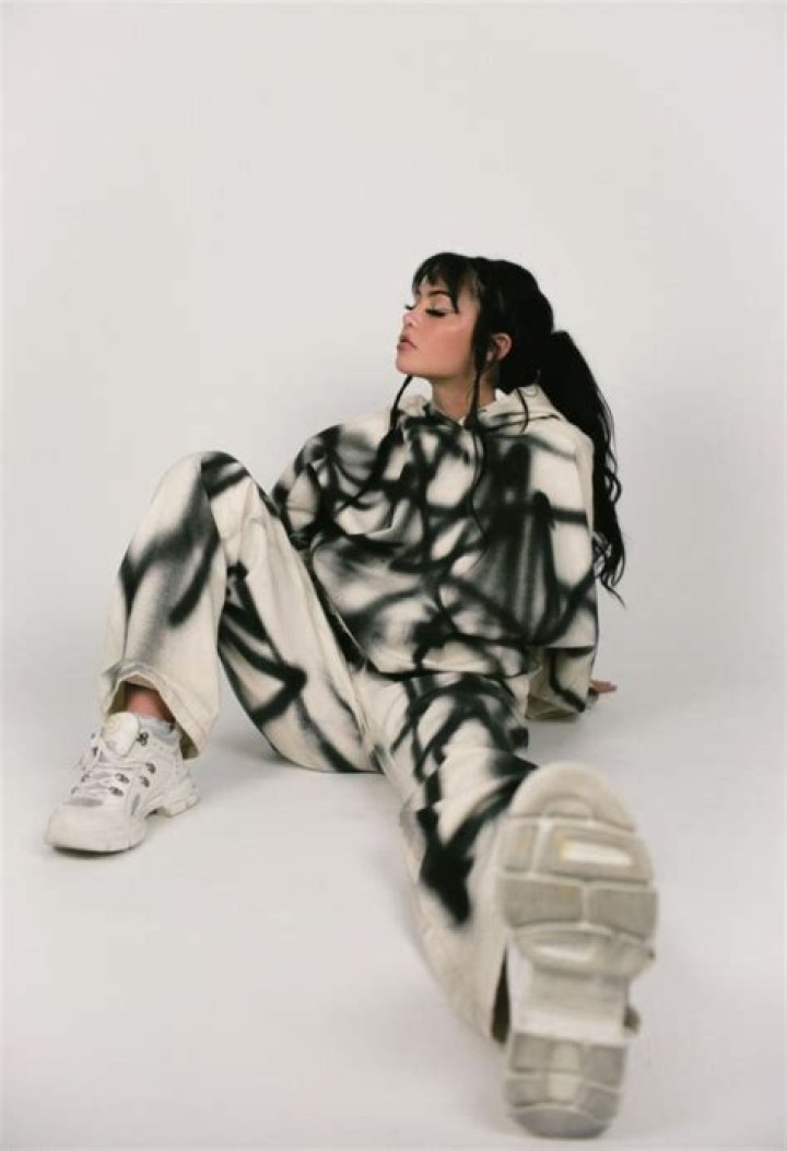 EXCLUSIVE: Almondmilkhunni discusses single "damnboy" and debut EP