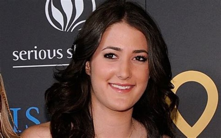 EXPLORE Emily Trebek Wiki, Bio, Age, Height, Boyfriend & Net Worth