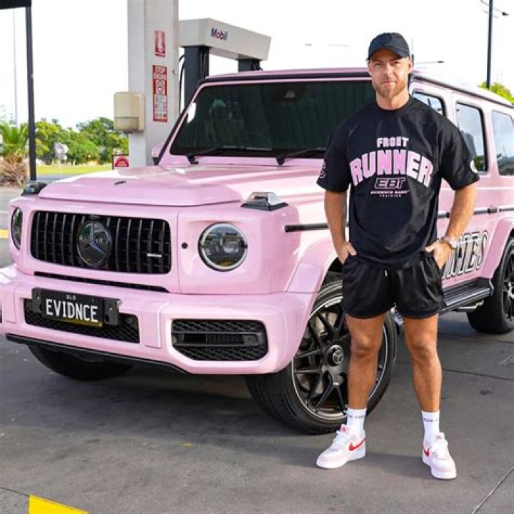 Fame | Bob 'Sully' Sullivan net worth and salary income estimation Apr, 2024