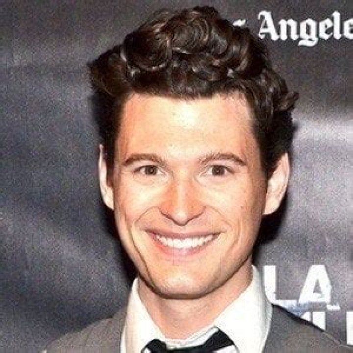 Fame | Bryan Dechart net worth and salary income estimation Apr, 2024
