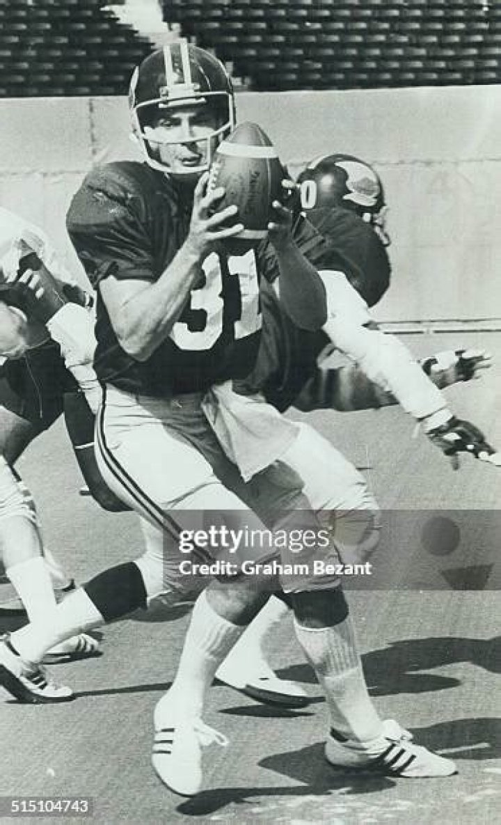 Fame | Clint Longley net worth and salary income estimation Jan, 2024