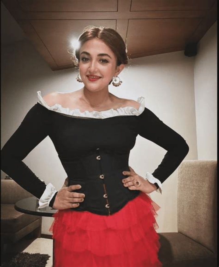Fame | Divina Thakur net worth and salary income estimation Apr, 2024