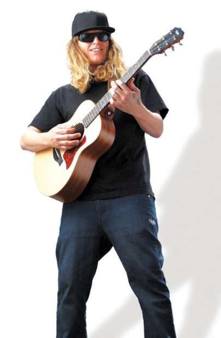 Fame | Dustin Bushnell net worth and salary income estimation Jan, 2024