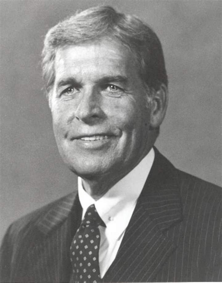 Fame | John Seward Johnson III net worth and salary income estimation Apr, 2024