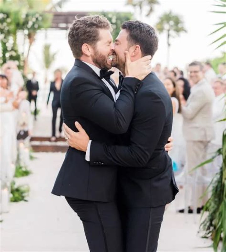 Fame | Jonathan Bennett net worth and salary income estimation Jan, 2024