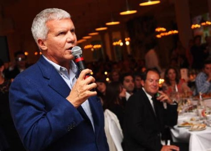 Fame | Larry Gagosian net worth and salary income estimation Apr, 2024