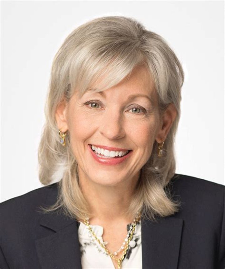 Fame | Leanne Caret net worth and salary income estimation Jan, 2024