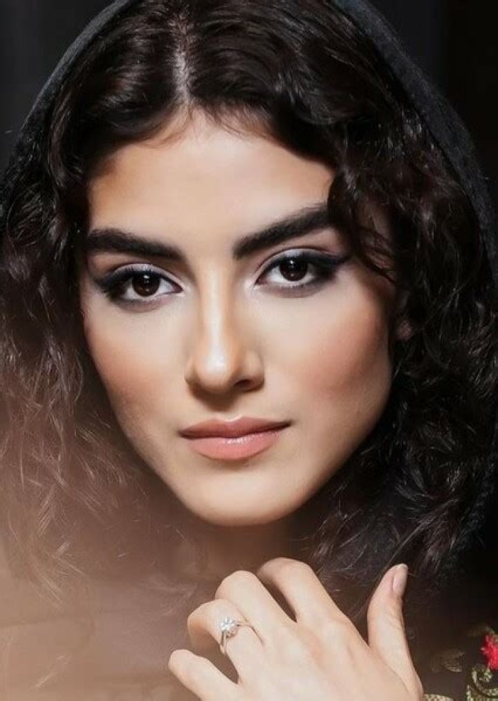 Fame | Pardis Pourabedini net worth and salary income estimation Apr, 2024