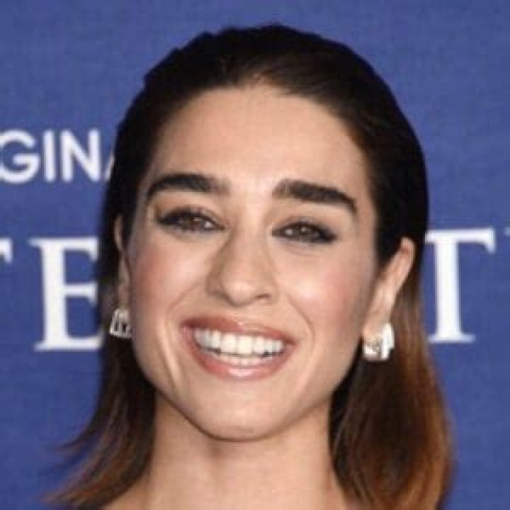 Fame | Simona Tabasco net worth and salary income estimation Apr, 2024