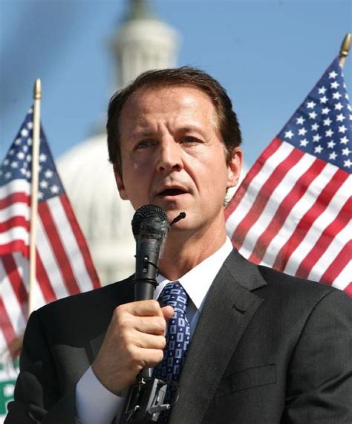 Fame | Tim Phillips (political strategist) net worth and salary income estimation Apr, 2024