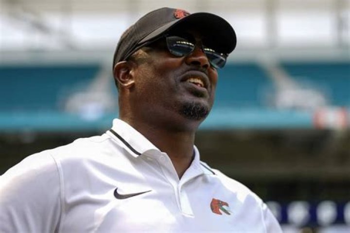 Fame | Willie Simmons (American football) net worth and salary income estimation Apr, 2024